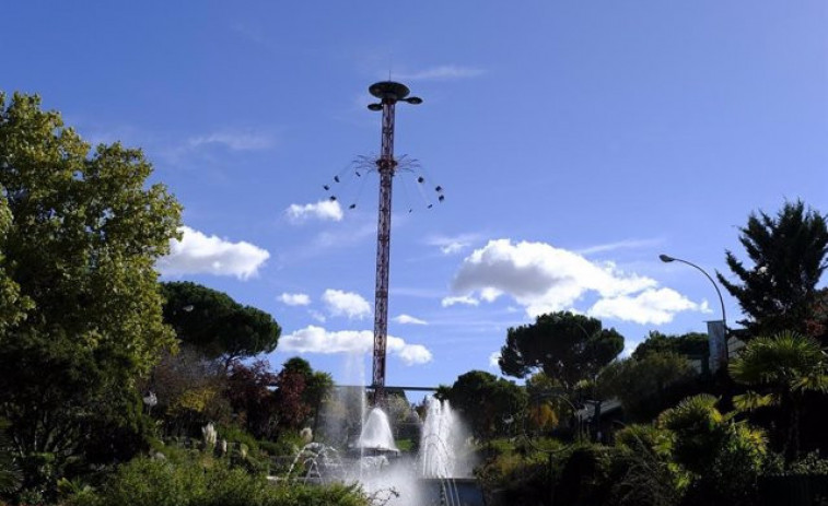 Trece heridos al derrumbarse parte del falso techo del auditorio del Parque de Atracciones de Madrid