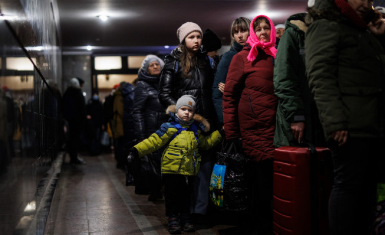 El Gobierno coordina con CCAA y ucranianos en España el plan de contingencia para recibir refugiados