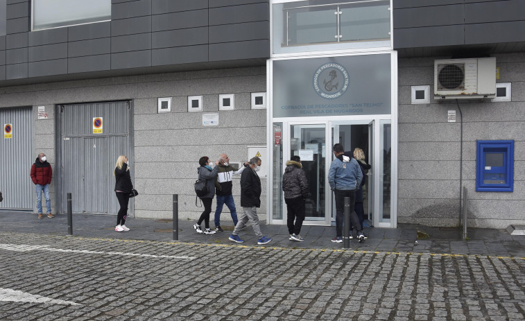 Mariscadores de la cofradía de Mugardos exigen la dimisión del patrón mayor y la Junta