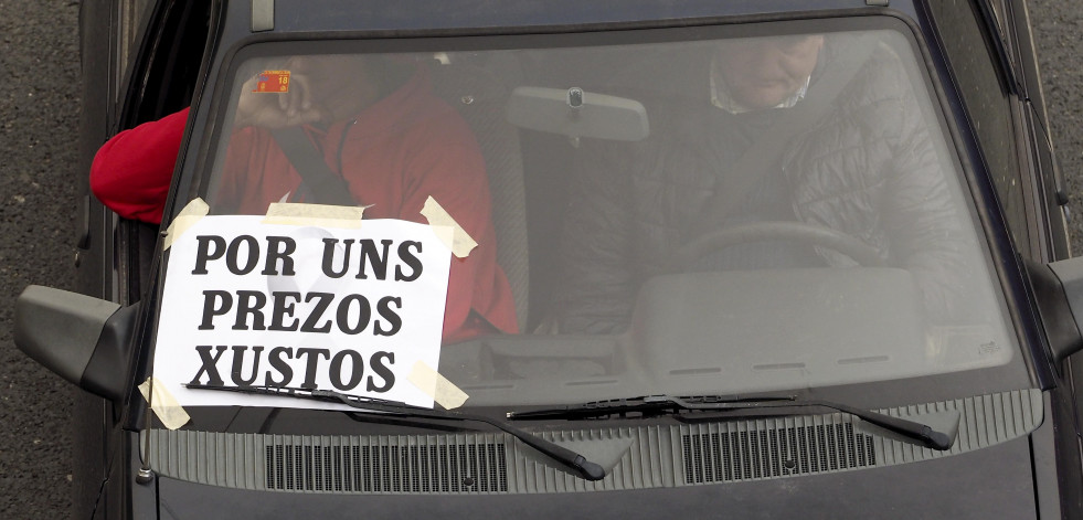 Fotos de la manifestación en Ferrol de los transportistas por el precio del combustible