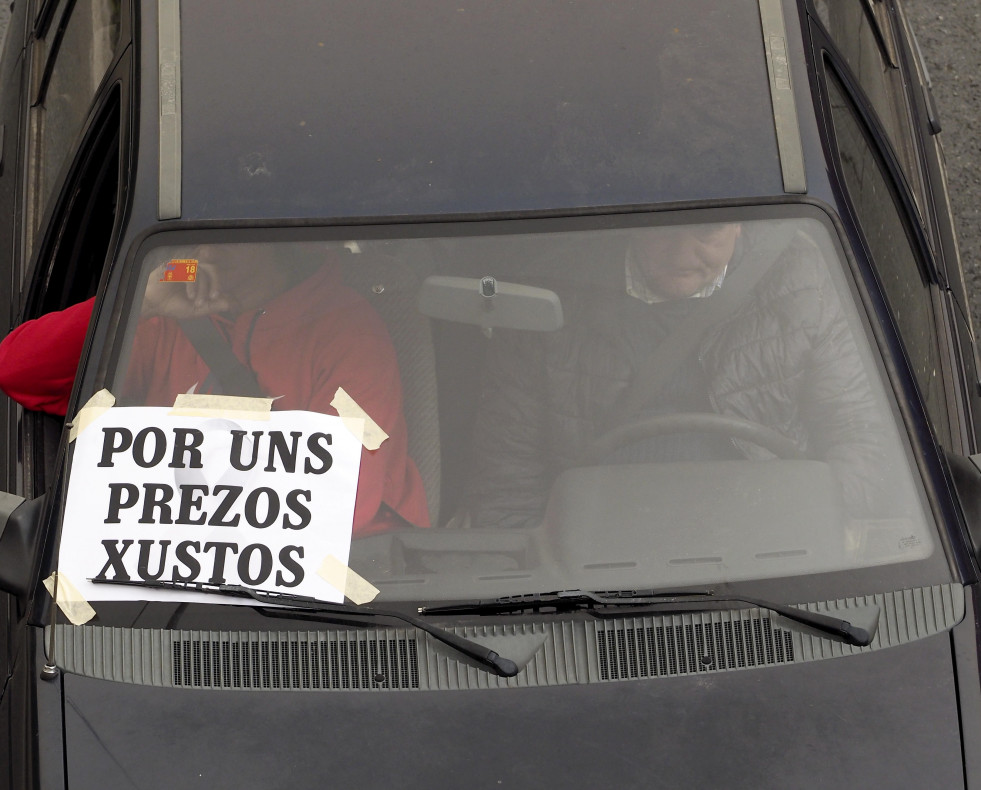 08Manifestación en Ferrol de los transportistas por el precio del combustible