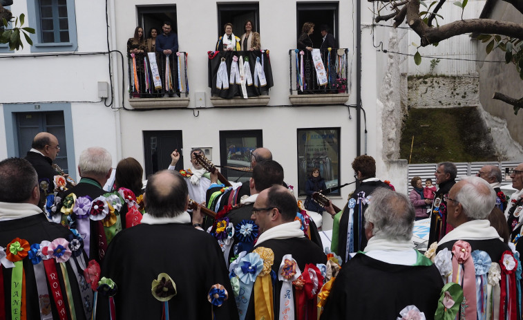 Las rondallas vuelven a salir a las calles de la ciudad para cantar de nuevo a sus gentes