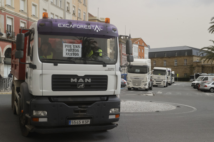 Alcaldes de Ferrolterra se reúnen con huelguistas del transporte