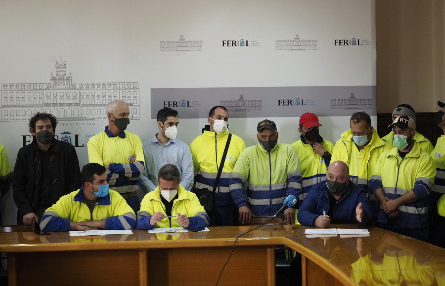 Trabajadores de Jardines y la oposición reclaman el nuevo contrato