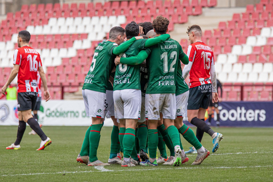El Racing aumenta su racha al ganar a la SD Logroñés