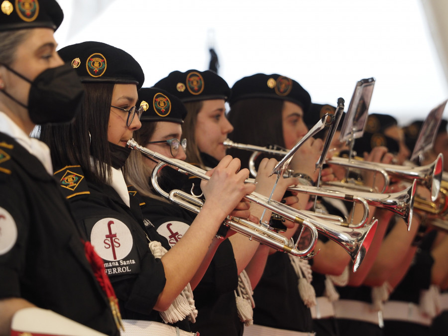 La música de las bandas que acompaña a las procesiones suena después de dos años
