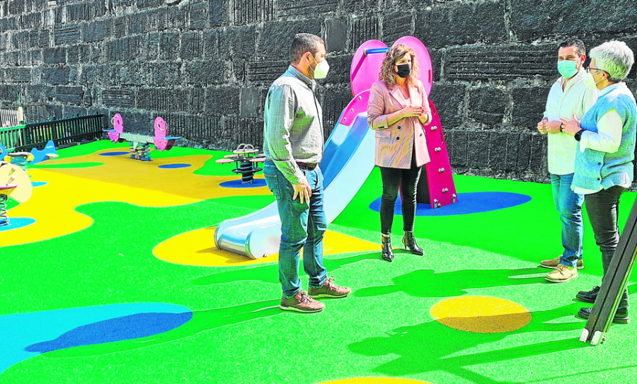 Narón invierte 102.000 euros en la renovación del suelo de caucho de 11 parques infantiles