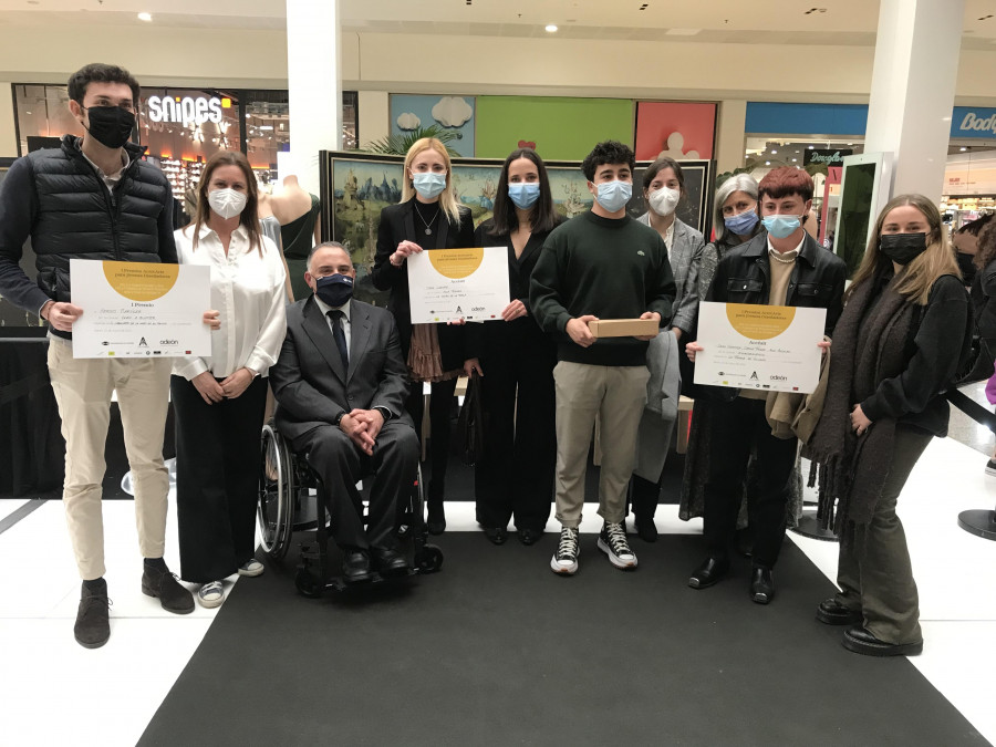 Sergio Martínez, ganador de los premios AcercArte dirigidos a jóvenes diseñadores