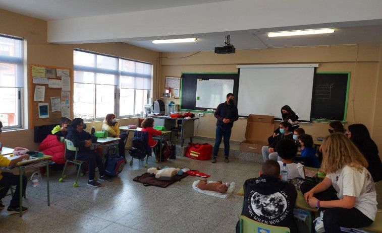 Más de medio millar de escolares de Narón asistirán a talleres de primeros auxilios
