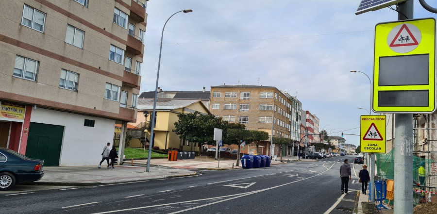 El Concello de Narón instala dos radares pedagógicos en la zona del colegio de Piñeiros