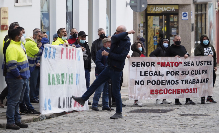 El primer pleno con público devolvió también la tensión y las protestas