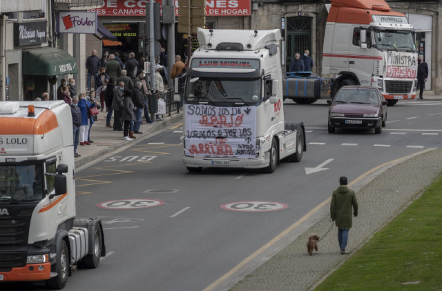 Los transportistas suspenden "temporalmente" el paro después de 20 días