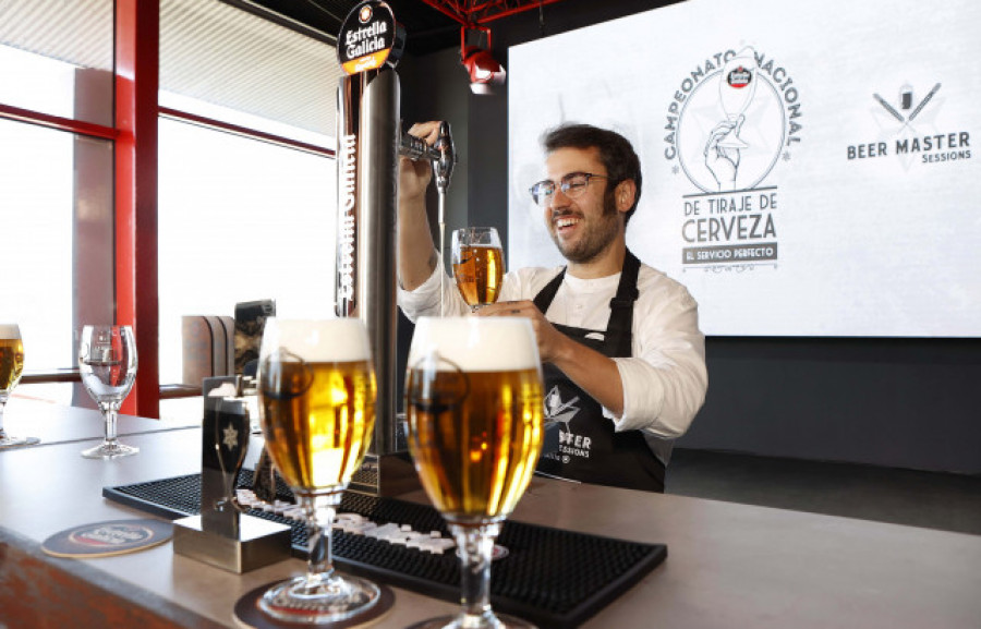 Gustavo Rey, de Cervexería O Encontro en Ribadumia, Mejor Tirador de Cerveza de Galicia