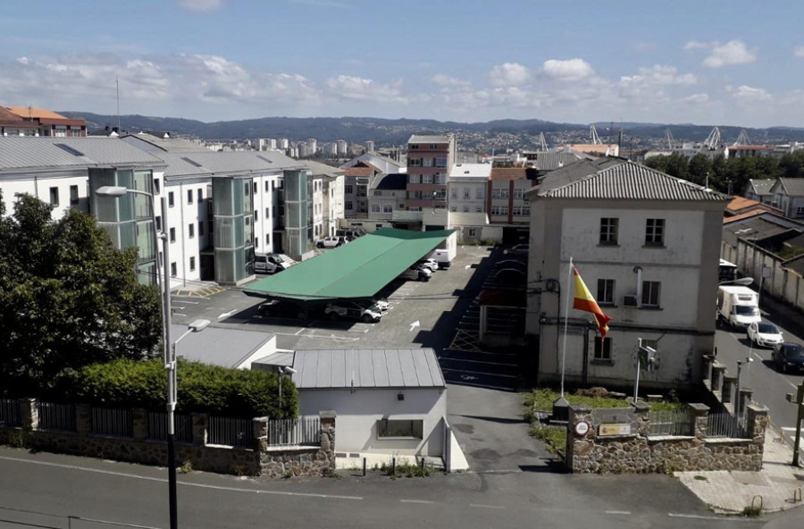 Detenidos tres vecinos de Ferrol por robar una tarjeta y hacer 32 compras con ella
