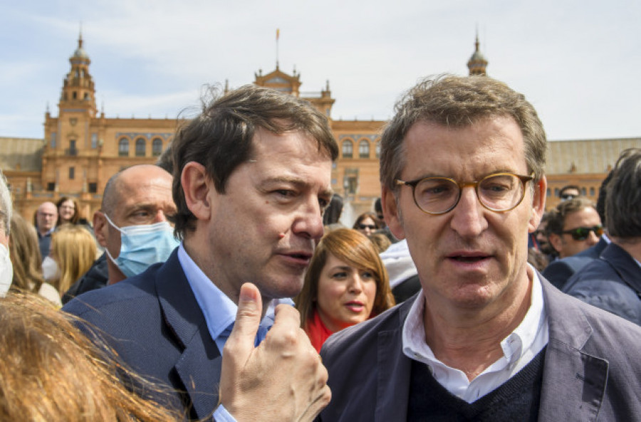 Feijóo no acudirá a la toma de posesión de Mañueco por su reunión el martes con líderes de la patronal y sindicatos