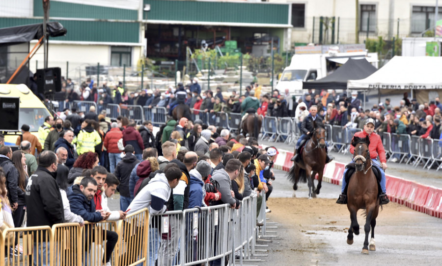 Moeche se llenó de visitantes y competidores para disfrutar del regreso de la Feira do Cabalo