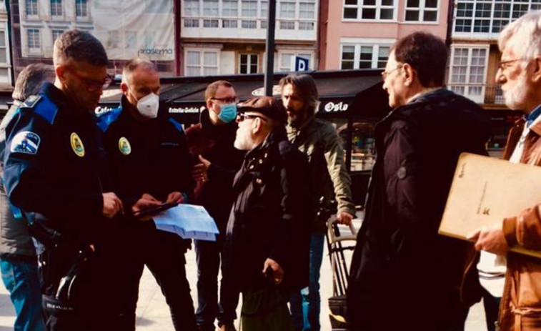 Ferrol en Común y BNG rechazan la intervención de la policía local en un acto de la “Poesía Salvaxe”