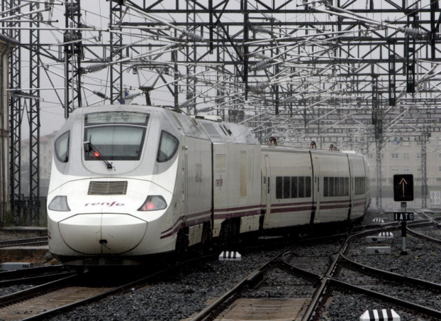 Renfe mejora la conexión entre A Coruña y Santiago con la zona sur de Lugo y Ourense