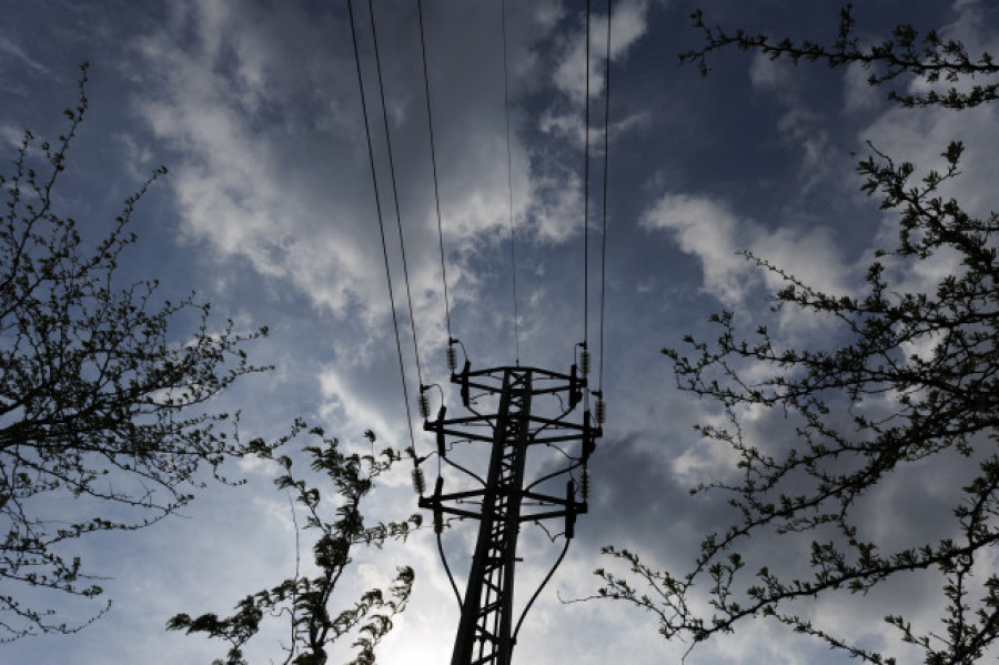 Fallece un hombre en Vitoria tras caer de una torre eléctrica a la que se había subido para sustraer metal