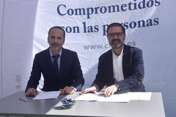 Firma del protocolo de colaboración entre el Concello de Ferrol y la empresa Clece  emilio cortizas