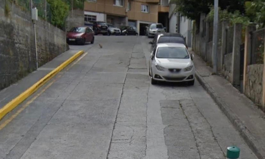 Pontedeume inicia hoy la renovación del pavimento en la calle Torrente Ballester