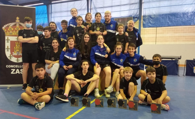 Casi una veintena de medallas para el Narón TM en el Gallego