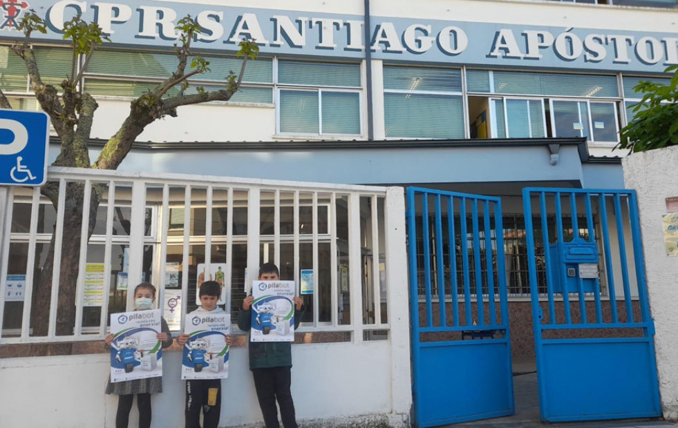 El colegio Santiago Apóstol de Narón gana el concurso gallego de recogida de pilas