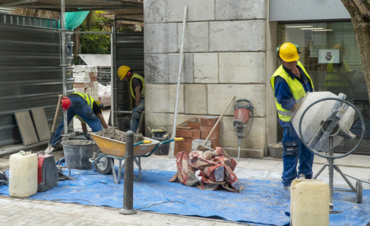 Solo 17 personas entran en el mercado laboral en Galicia por cada 100 en edad de abandonarlo