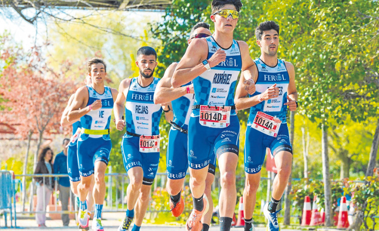 Triatlón Ferrol y Náutico de Narón inician la liga nacional