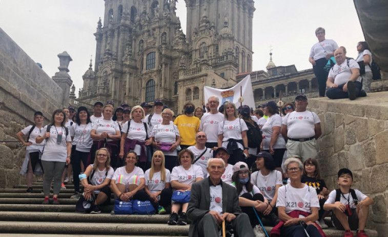 Un valgués de 94 años culmina el Camino de Santiago junto con otros 120 peregrinos del municipio pontevedrés