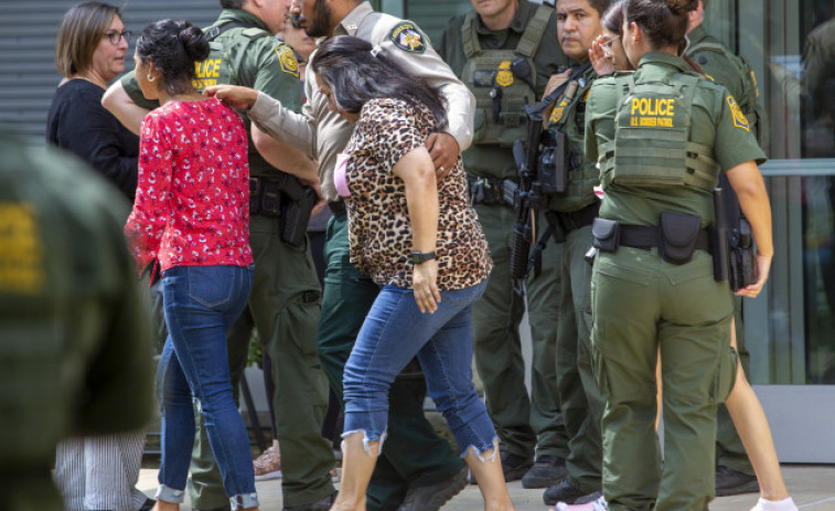 Un estudiante mata a varios niños y a un profesor en un colegio de Texas