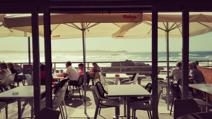 A Frouxeira, uno de los restaurantes de Ferrolterra con mejores vistas a la playa