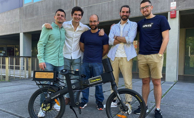 Alumnos del campus de Ferrol diseñan un bicicleta manejada por radiocontrol