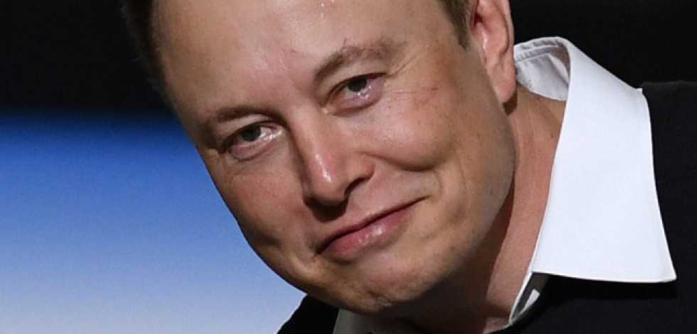Musk amenaza con despedir a empleados de Tesla que no estén mínimo 40 horas presenciales