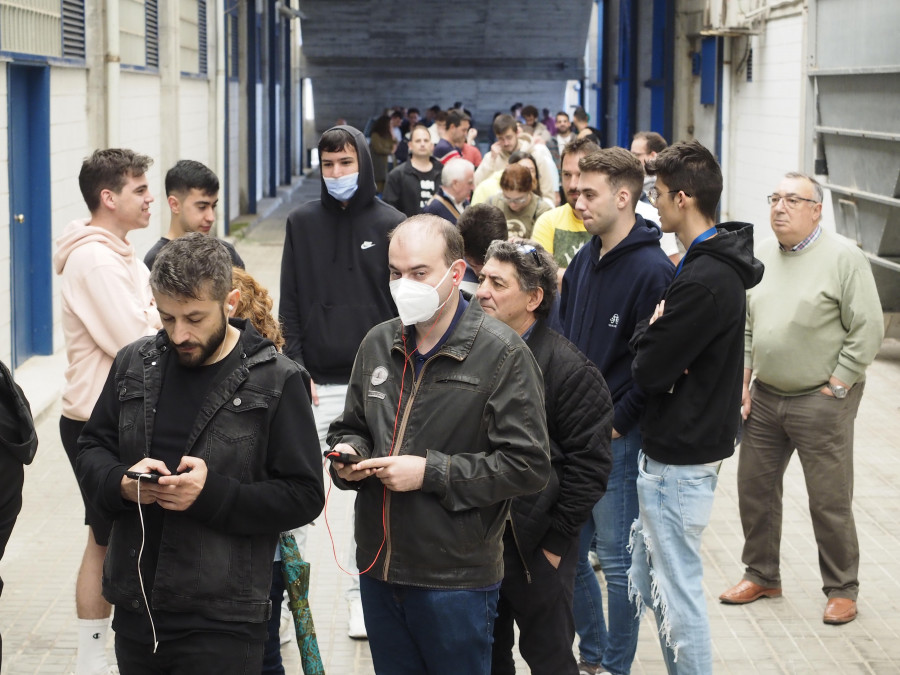 Largas colas para comprar entradas para el partido de playoff del Racing