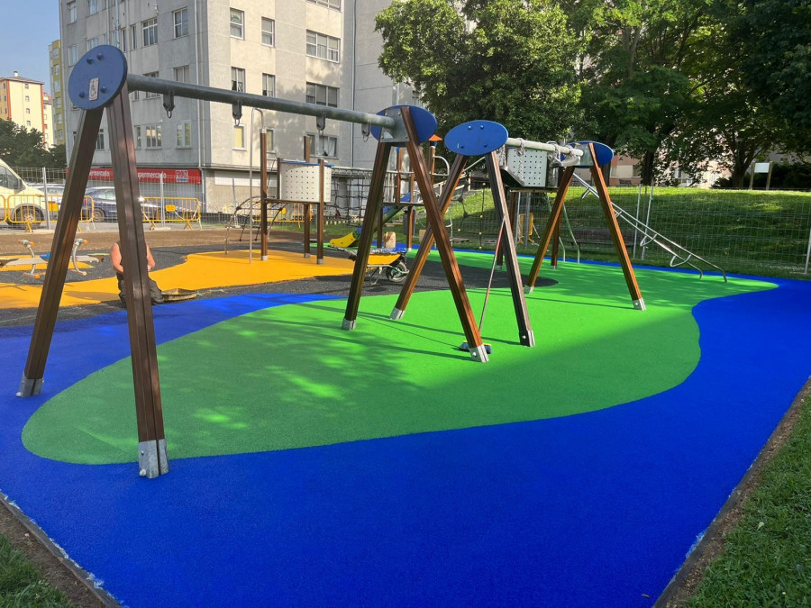 El área de Obras concluye la reparación de parques infantiles de distintos barrios