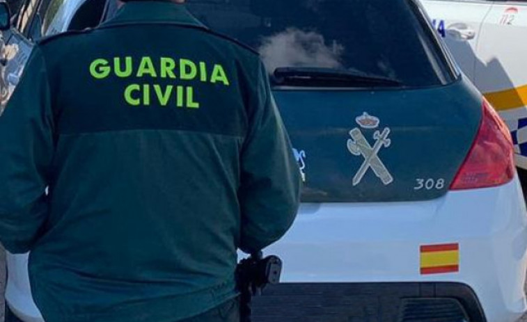 Detenido un hombre por tentativa de atraco en una sucursal bancaria de Oia