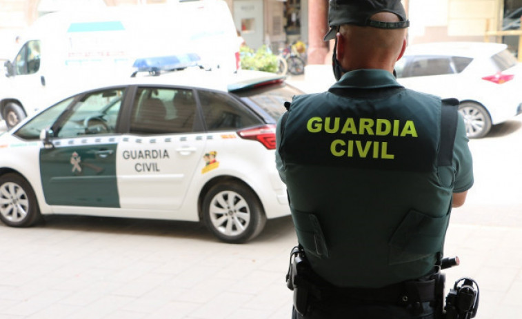 Detenidas tres personas e investigada otra por estafa y pertenencia a grupo criminal en Carballo