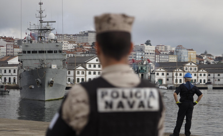 El “Serviola” atraca en Ferrol tras tres meses de misión en la costa occidental africana y el golfo de Guinea