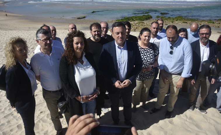 Los concellos costeros exigen cambios en la contratación de socorristas