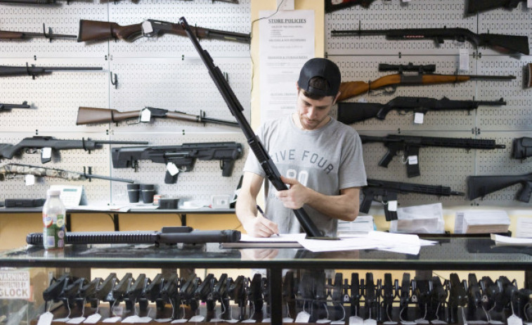Nueva York aprueba una ley que restringe las armas tras el fallo del Tribunal Supremo