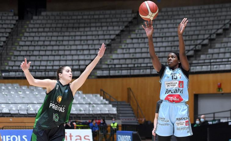 Jessica Fequire se incorpora a la disciplina del Baxi Ferrol