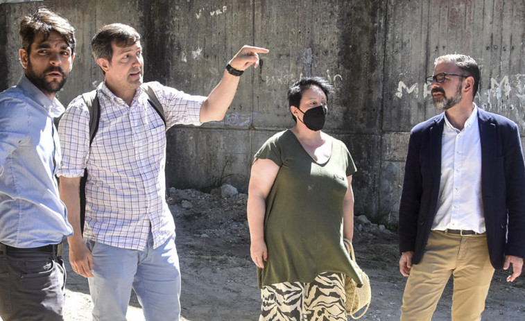La obra del parque Fontelonga avanza con la renovación de sendas peatonales y aceras