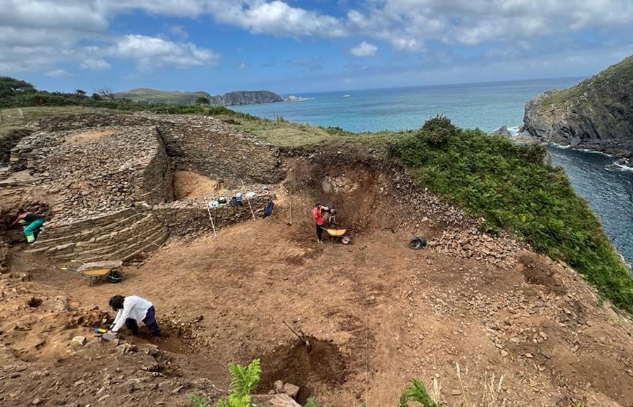 Comienza una nueva campaña de excavación en el yacimiento de Castro Sarridal de Cedeira