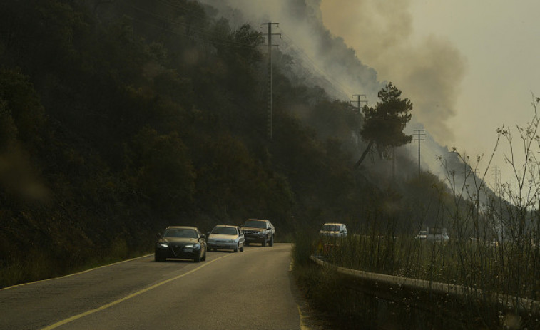 Los dieciséis incendios de Galicia han quemado ya casi 19.000 hectáreas