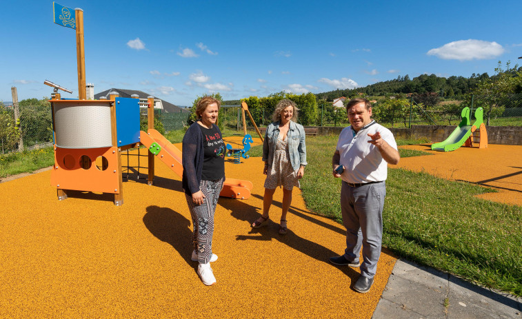 Fene invierte 51.000 euros en la renovación de dos parques infantiles en Limodre y Sillobre