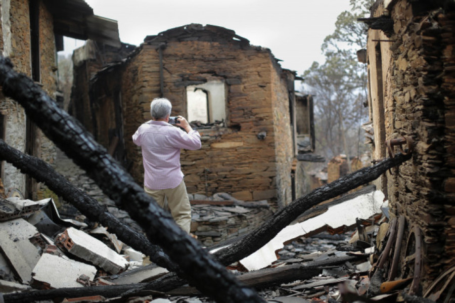 Regresa a casa la mayoría de las personas desalojadas por los incendios en O Courel