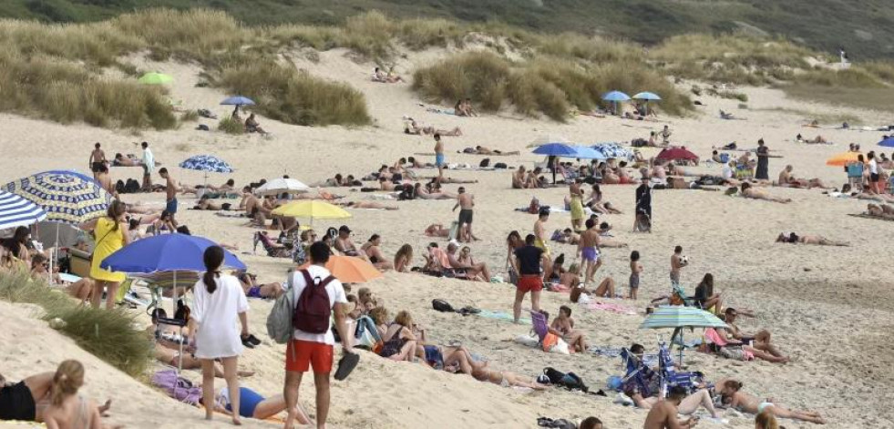 Comer en la playa de Doniños está de moda