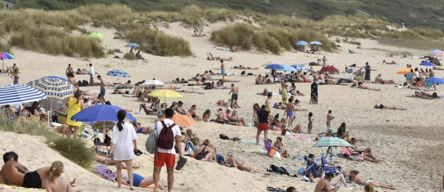 Comer en la playa de Doniños está de moda