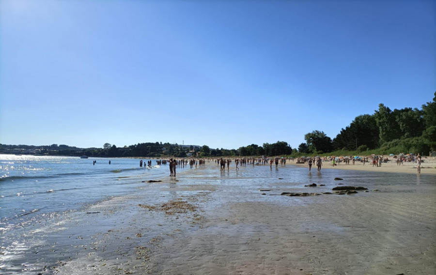 Una tabla de pádel surf a la deriva con una menor desata el pánico en la playa de Seselle